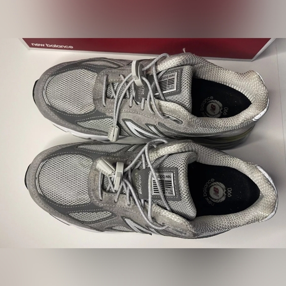 Women's New Balance 990 V4 Shoes - Picture 4 of 8